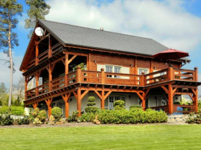 Отель Affluent Chalet in Septon with bubble bath  Дюрбюи